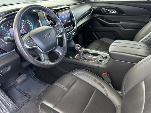 Certified 2022 Chevrolet Traverse RS FWD image 10