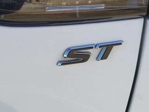 Used 2023 Buick Envision Essence w/ Technology Package I image 10