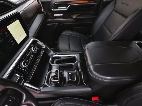 Used 2024 GMC Sierra 1500 Denali AWD/4WD image 30