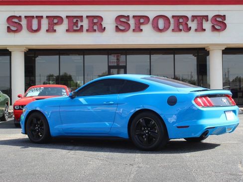 Used 2017 Ford Mustang Coupe RWD image 5