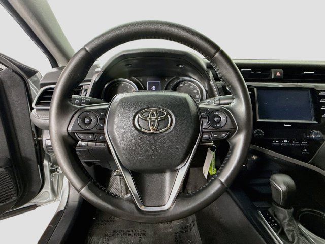 Used 2020 Toyota Camry SE w/ Carpet Mat Package FWD image 11