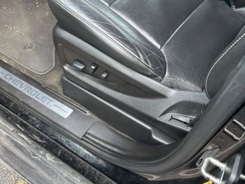 Used 2018 Chevrolet Suburban Premier image 9