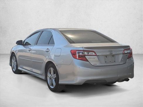 Used 2014 Toyota Camry SE FWD image 7