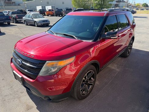 Used 2015 Ford Explorer Sport w/ Equipment Group 401A AWD/4WD image 17