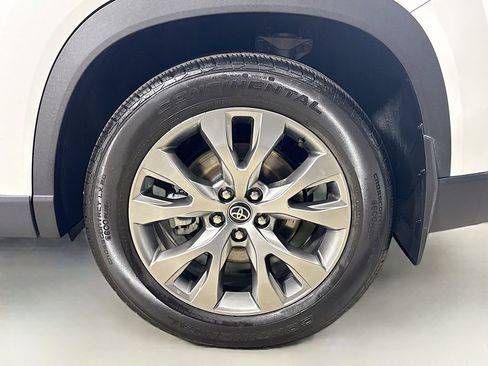 Certified 2024 Toyota Grand Highlander AWD image 31