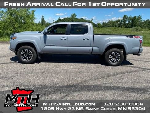 Used 2020 Toyota Tacoma TRD Sport AWD/4WD image 5
