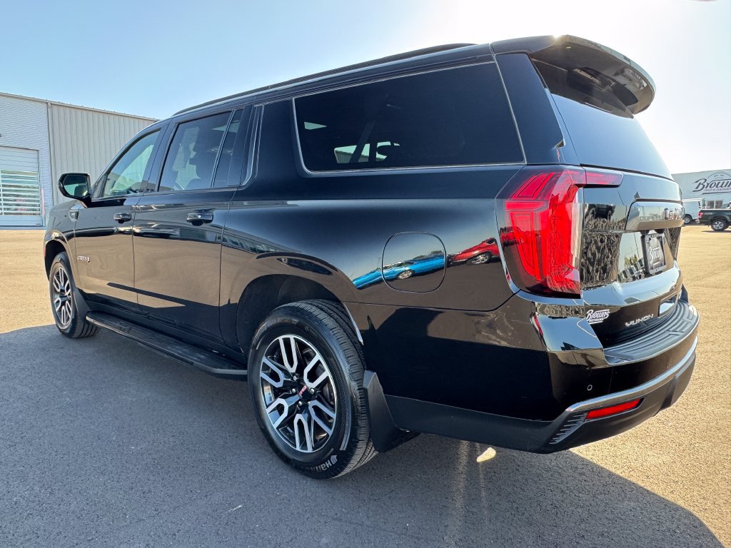 Used 2022 GMC Yukon XL AT4 AWD/4WD image 7