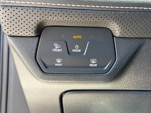 New 2026 Volkswagen Atlas SE FWD image 35