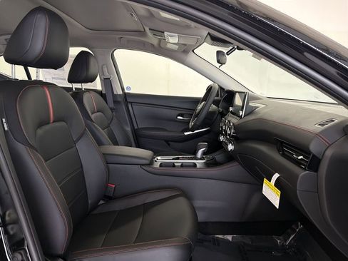 Certified 2025 Nissan Sentra SR w/ SR Premium Package image 18