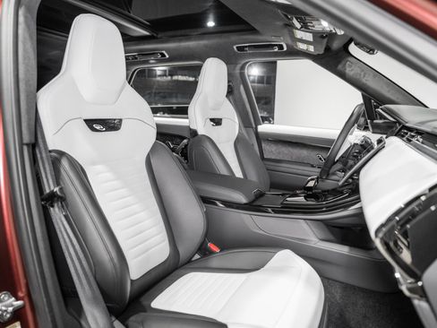 Used 2025 Land Rover Range Rover Sport SV Edition Two image 27