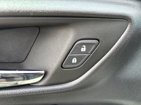 Used 2024 Chevrolet Trax RS w/ Sunroof Package FWD image 14