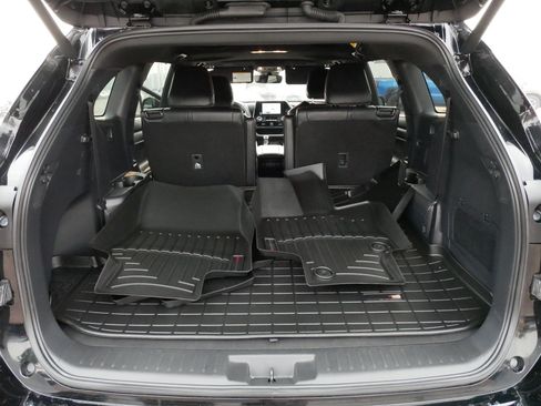 Used 2025 Toyota Highlander XSE AWD/4WD image 18