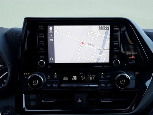 Certified 2022 Toyota Highlander XLE image 30