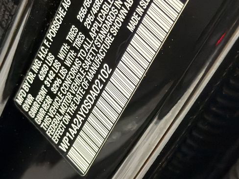 Certified 2025 Porsche Cayenne AWD/4WD image 22