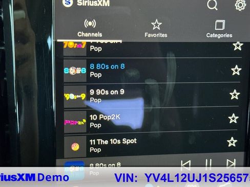 Certified 2025 Volvo XC40 B5 Core image 30