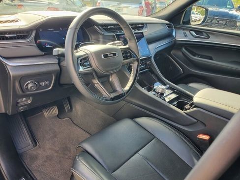 Used 2025 Jeep Grand Cherokee Overland w/ Adv Protech Group III image 22