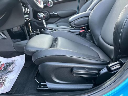 Used 2019 MINI Cooper S w/ Premium Package image 31