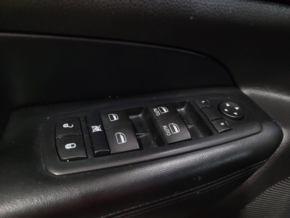 Used 2016 Jeep Grand Cherokee Laredo AWD/4WD image 27