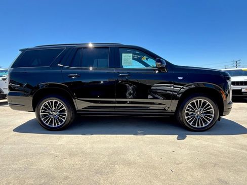 Used 2025 Cadillac Escalade Sport Platinum image 3