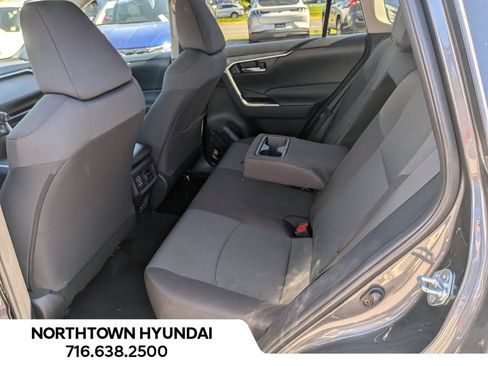 Used 2025 Toyota RAV4 XLE AWD/4WD image 30