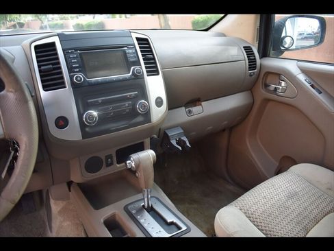 Used 2016 Nissan Frontier SV RWD image 36