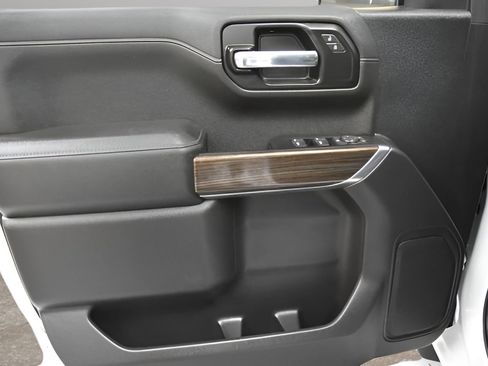 Used 2021 Chevrolet Silverado 1500 RST AWD/4WD image 13