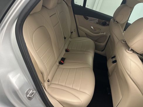 Used 2018 Mercedes-Benz GLC 300 4MATIC image 11