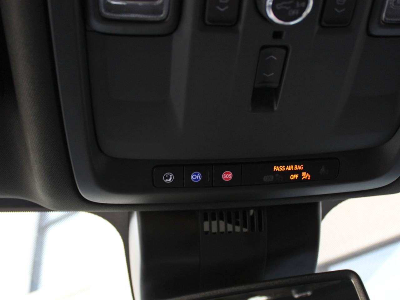 Used 2025 GMC Yukon Denali RWD image 39