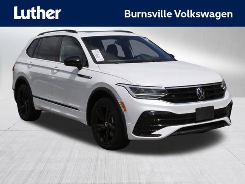 Certified 2023 Volkswagen Tiguan SE R-Line FWD image 1