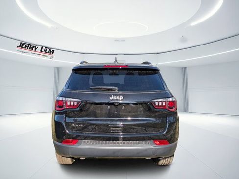 New 2026 Jeep Compass Latitude w/ Sun and Sound Group AWD/4WD image 4