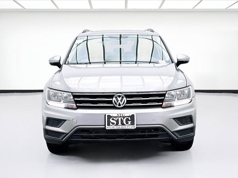 Used 2021 Volkswagen Tiguan SE FWD image 2