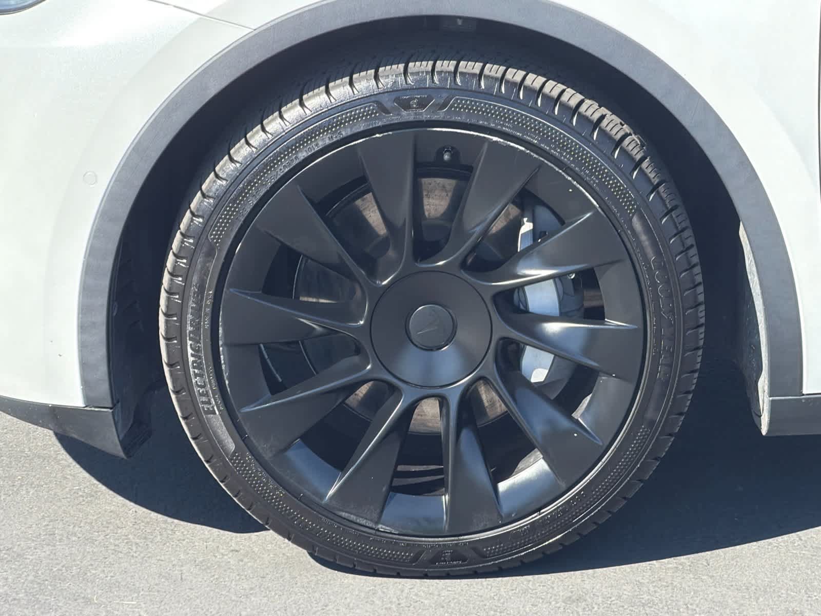 Used 2021 Tesla Model Y Long Range AWD/4WD image 29