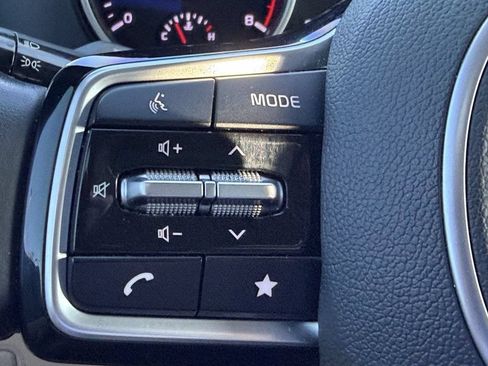 Certified 2024 Kia Carnival LX FWD image 26