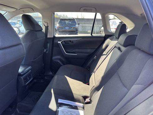 Used 2022 Toyota RAV4 LE AWD/4WD image 14