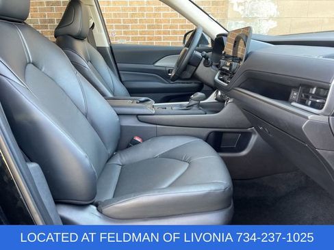 Used 2025 Toyota Grand Highlander AWD image 26