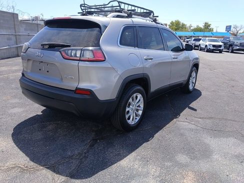 Used 2019 Jeep Cherokee Latitude w/ Popular Appearance Group AWD/4WD image 3