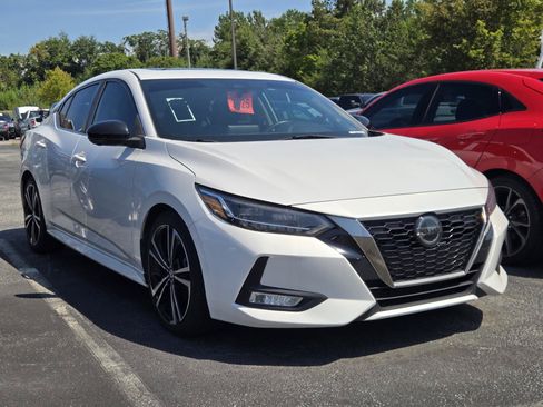 Used 2021 Nissan Sentra SR w/ SR Premium Package FWD image 3
