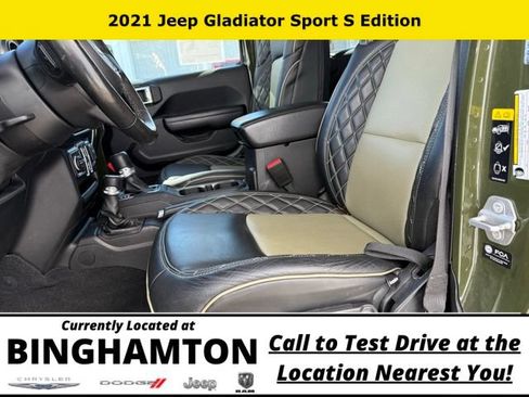 Used 2021 Jeep Gladiator Sport AWD/4WD image 8