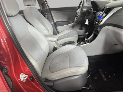 Used 2014 Hyundai Accent SE FWD image 25