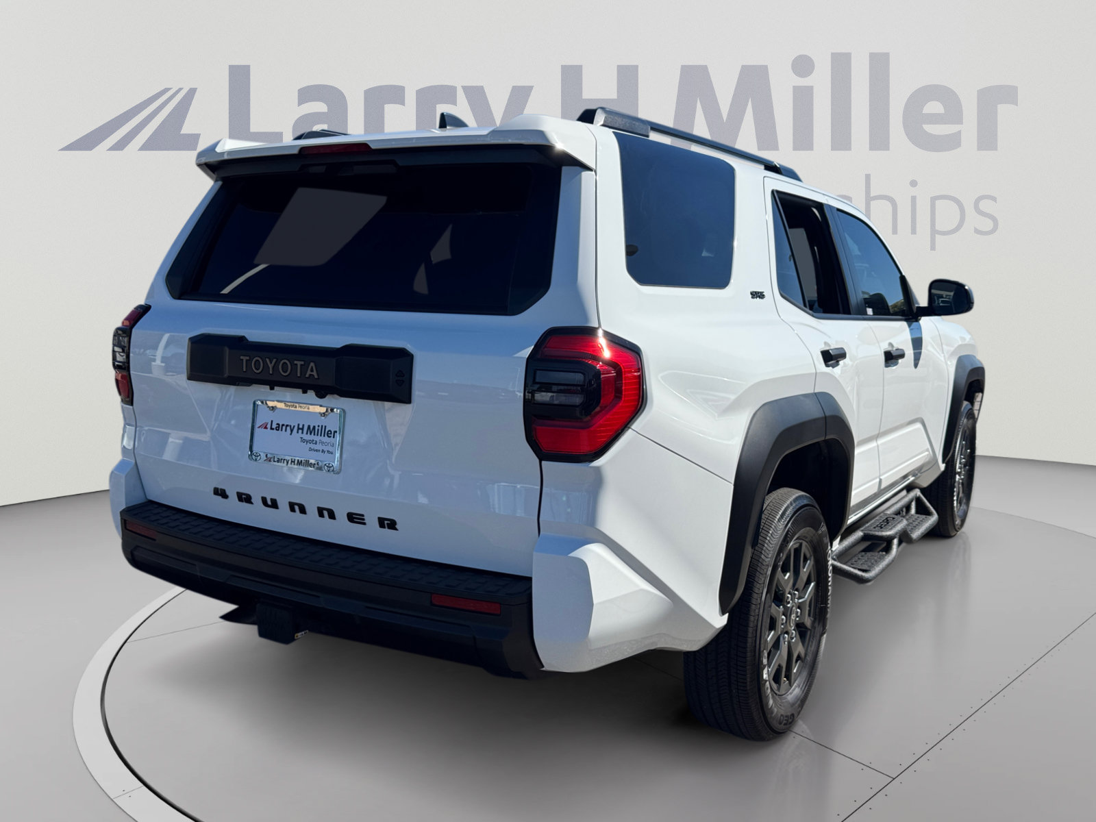 Certified 2025 Toyota 4Runner SR5 AWD/4WD image 5