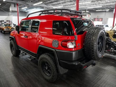Used 2012 Toyota FJ Cruiser 4WD w/ Upgrade Pkg II image 3