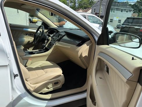 Used 2018 Ford Taurus SEL AWD/4WD image 23