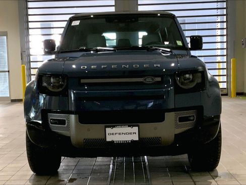 Used 2025 Land Rover Defender 110 X-Dynamic SE image 2