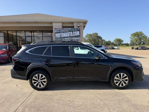Used 2023 Subaru Outback Premium AWD/4WD image 1