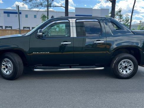 Used 2013 Chevrolet Avalanche LT RWD image 8