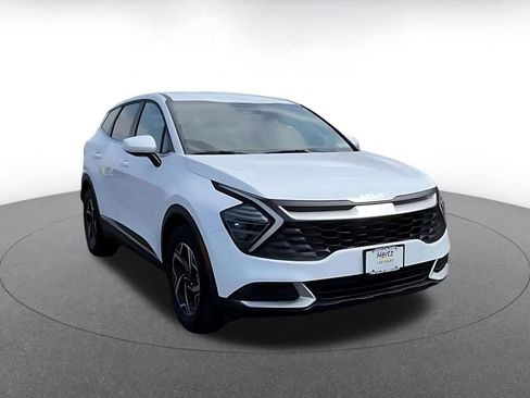 Used 2025 Kia Sportage LX FWD image 3