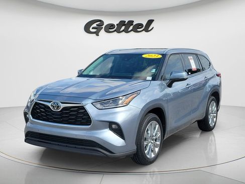 Used 2023 Toyota Highlander Limited FWD image 1