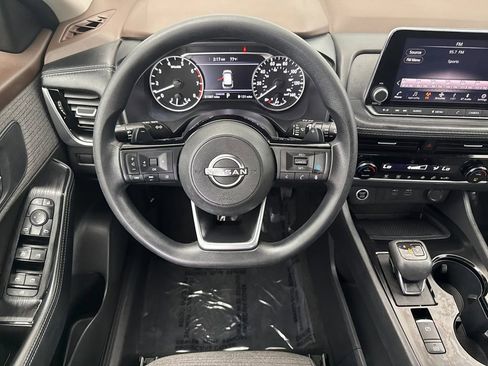 Used 2023 Nissan Rogue SV FWD image 13