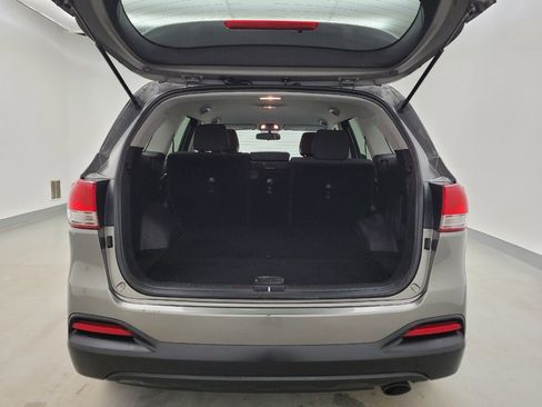 Used 2016 Kia Sorento FWD image 29