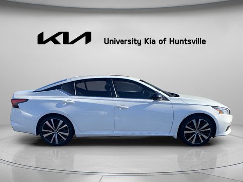 Used 2021 Nissan Altima 2.5 SR w/ SR Premium Package image 8